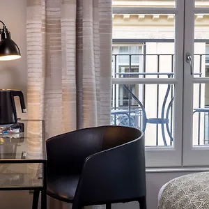 4* Otel Helios Opera