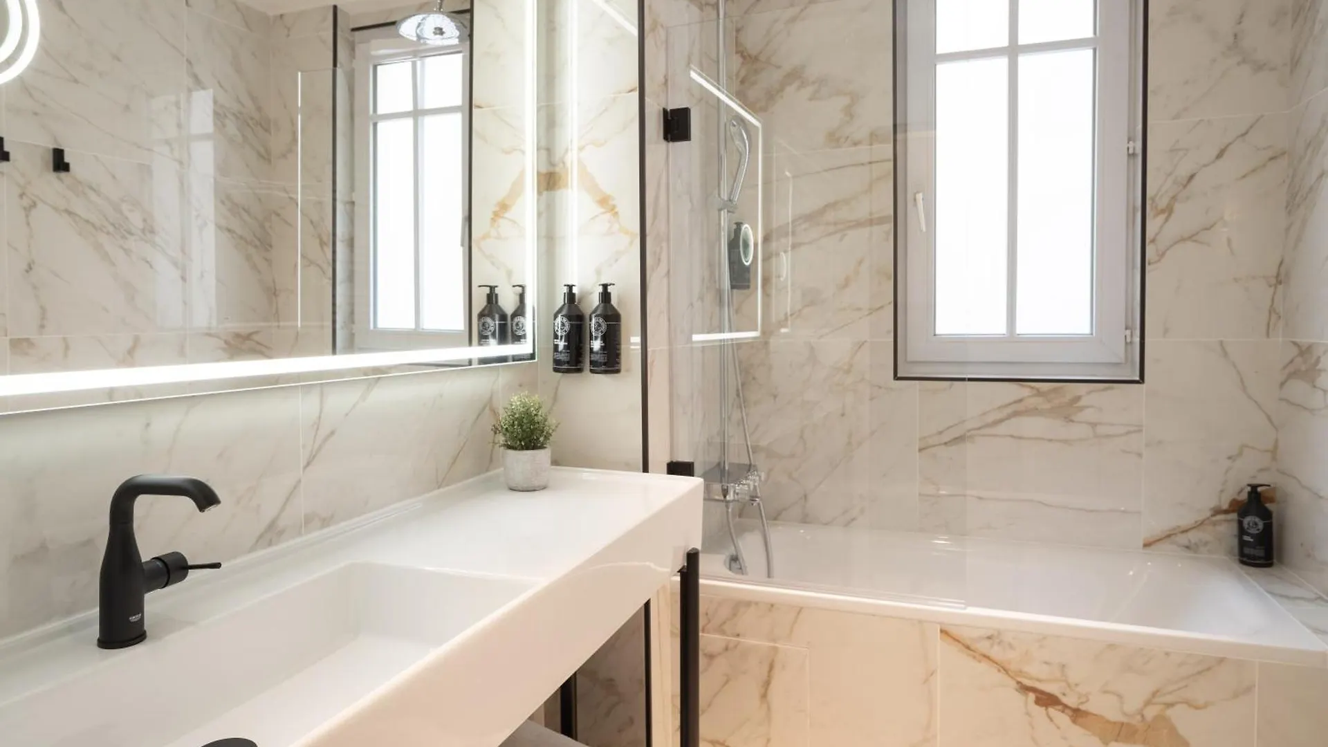 Solly Hotel Paris 4*,